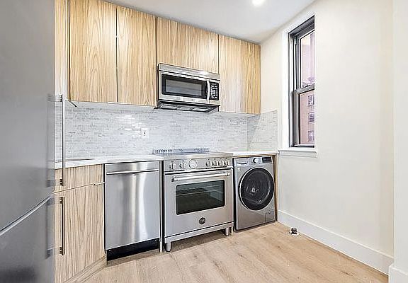 2nd image of 138 E 38th St #10H