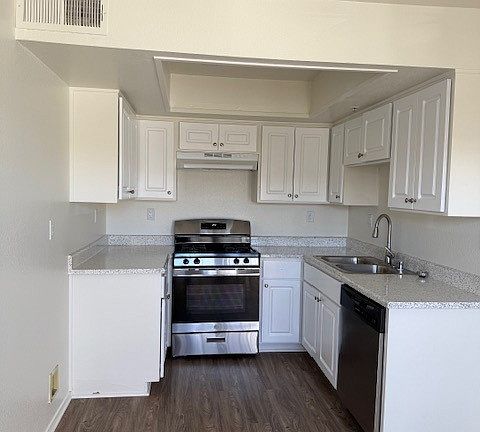 5th image of 2043 Charle St APT C6