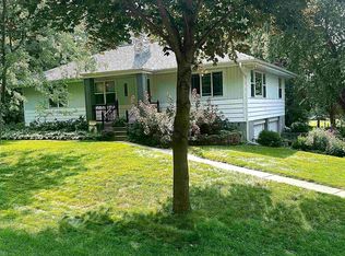 N4921 Peacock Ln, Green Lake, WI 54941