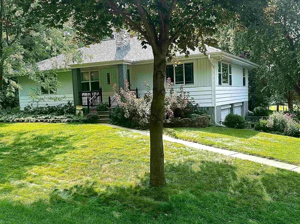 N4921 Peacock Ln, Green Lake, WI 54941