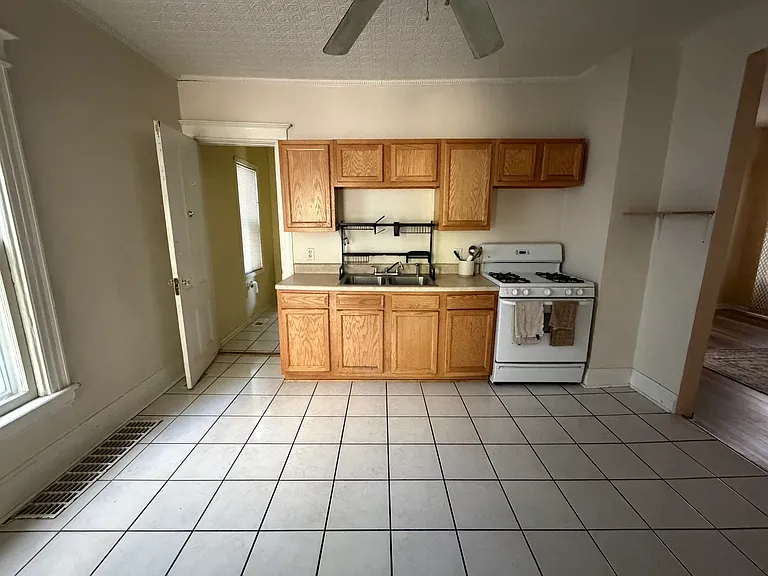 19-21 Harvard St #1 — Photo 2