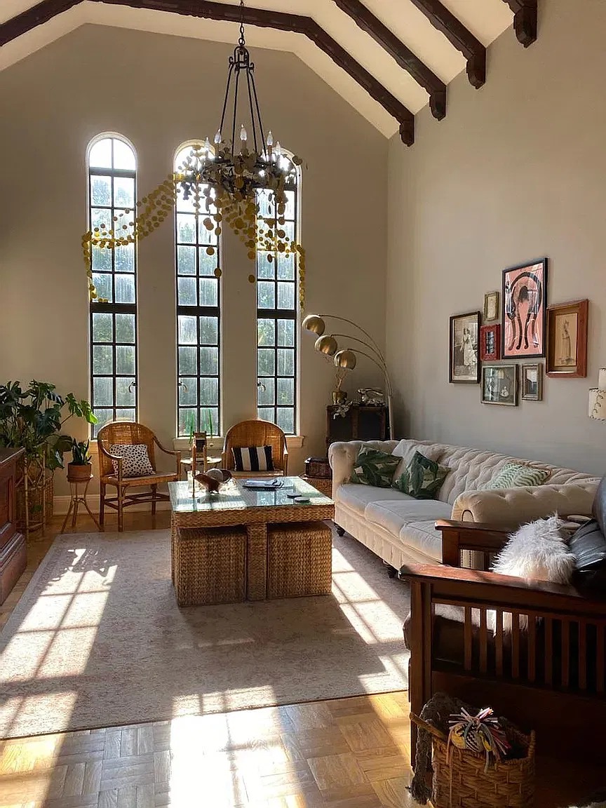 3 bed, 2400 sqft, $2,900 — Photo 1