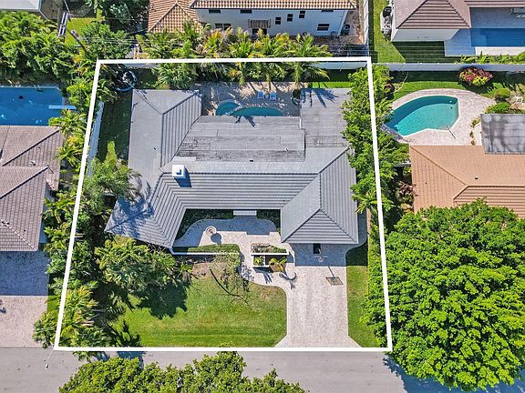3rd image of 2740 NE 29th Street