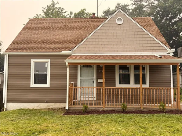 1690 Coventry St, Akron, OH 44301