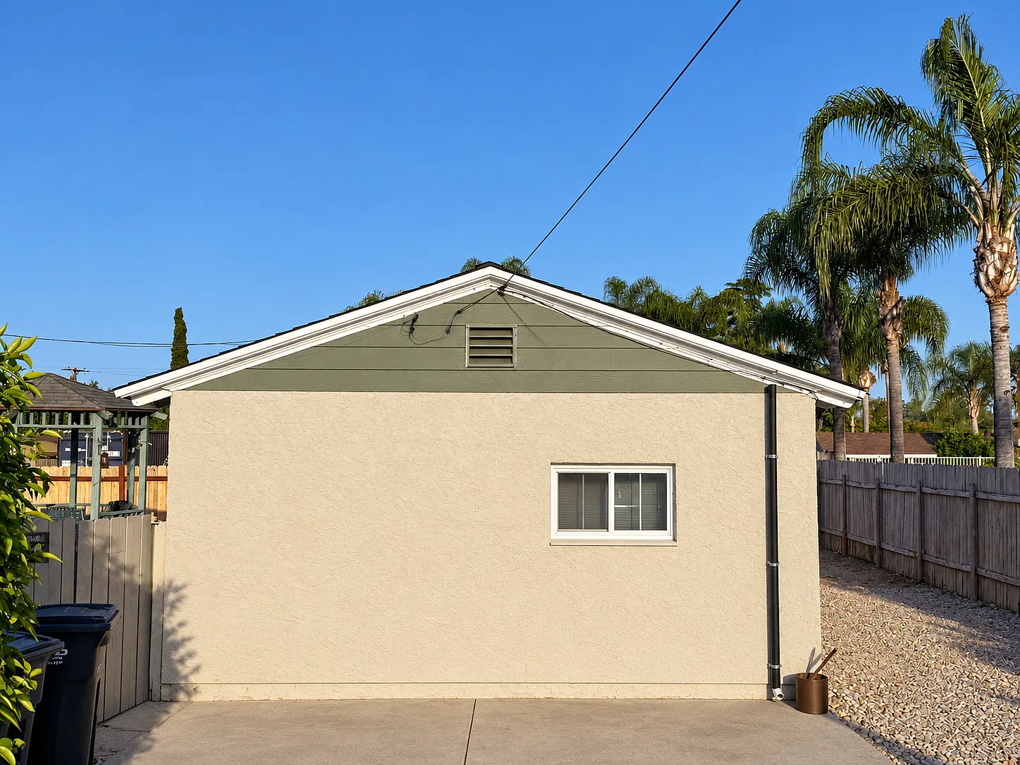 Studio, 400 sqft, $1,549 — Photo 1