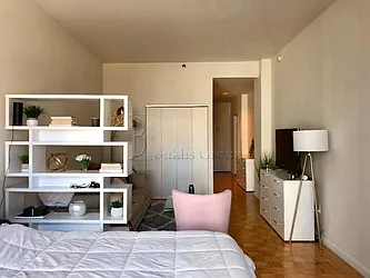 Rented by Bouklis Group