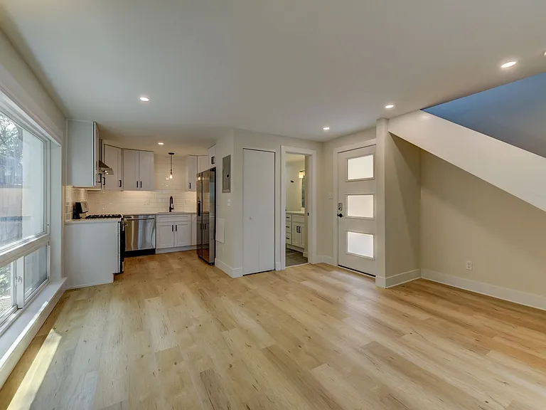 616 Marine St. — Photo 8