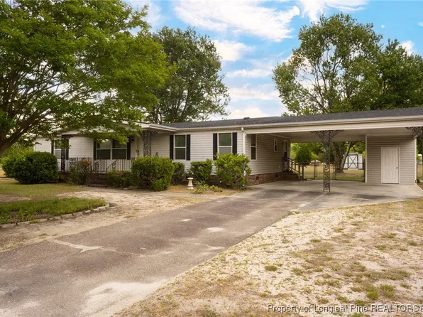 1146 White Plains Dr, Fayetteville, NC 28312