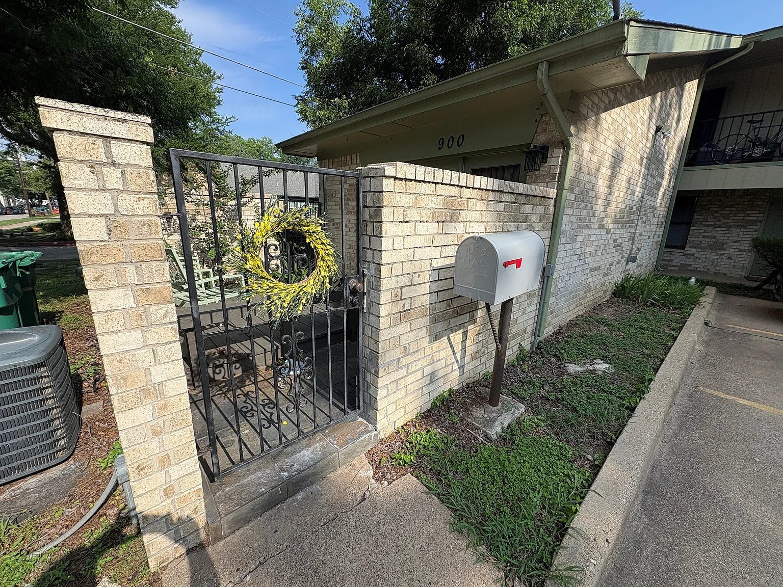 Studio, 292 sqft, $850 — Photo 1