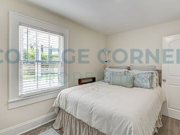 2nd image of 127 Idlewilde Dr