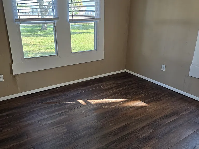 2919 Maine Ave — Photo 6