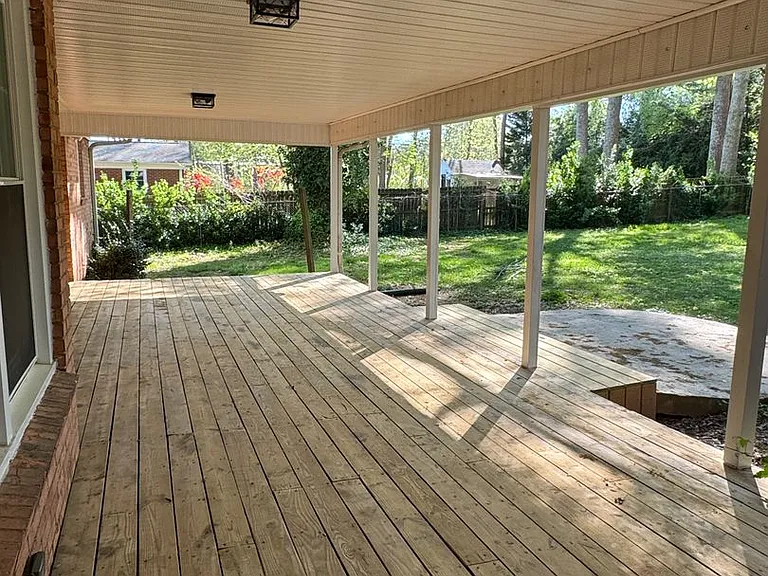 1002 S Main St — Photo 3