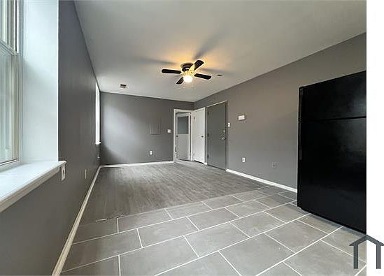 3rd image of 1408 Lindley Avenue # Fl 3rd