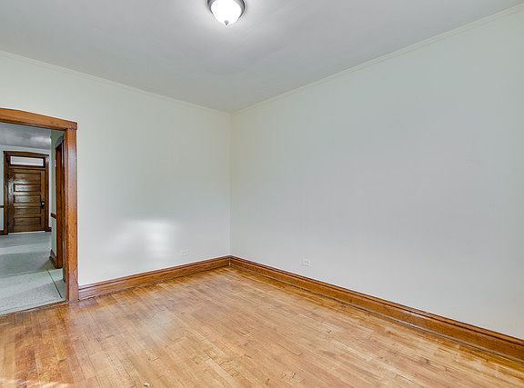 4th image of 4443 S Richmond St