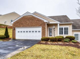 255 Slate Creek Dr, Christiansburg, VA 24073
