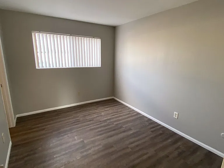798 McClure St. — Photo 11