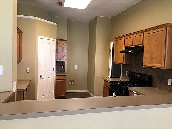 3rd image of 1404 Grafton Ln