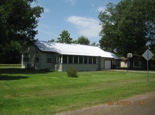 804 Lee Ave, Anahuac, TX 77514