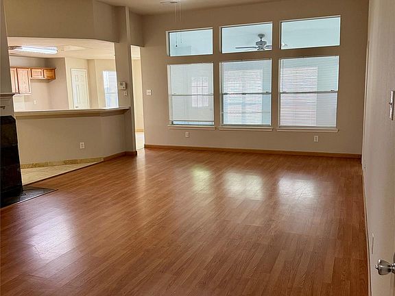 4th image of 3715 Lindenfield Dr