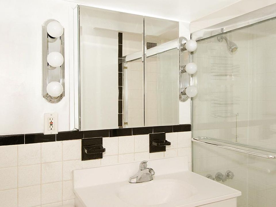 1st image of 153 E 57th St APT 17A