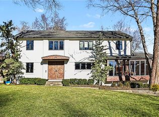 810 W 57th St, Kansas City, MO 64113