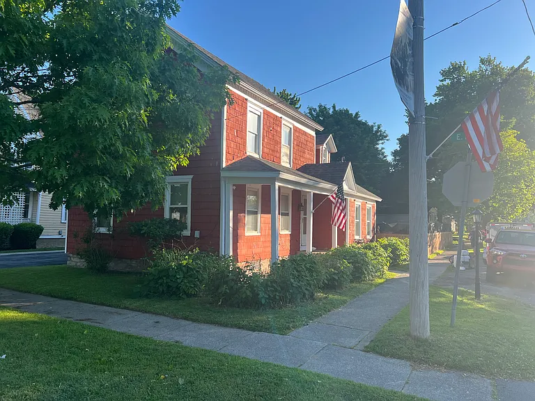 101 Monroe St — Photo 4