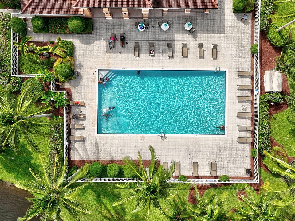 1st image of 221 SW Palm Drive #303