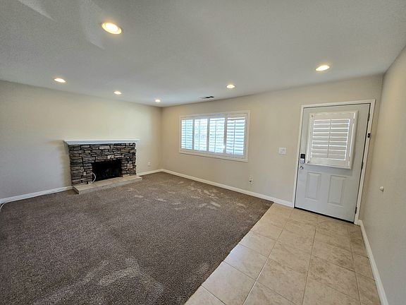 3rd image of 1522 N Madera Ave