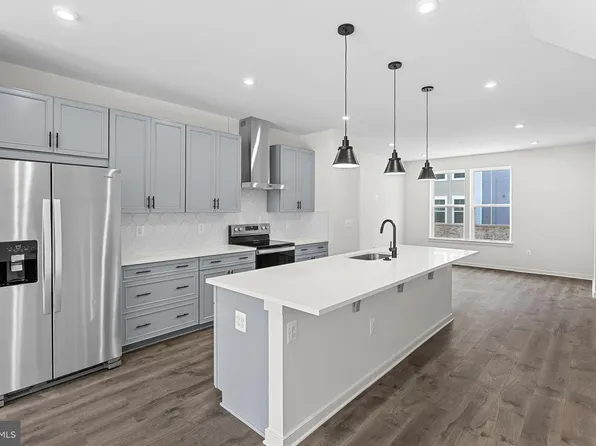 17926 Alicia Ave, Dumfries, VA 22026