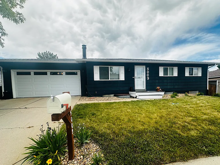 5009 E Peakview Ave — Photo 1