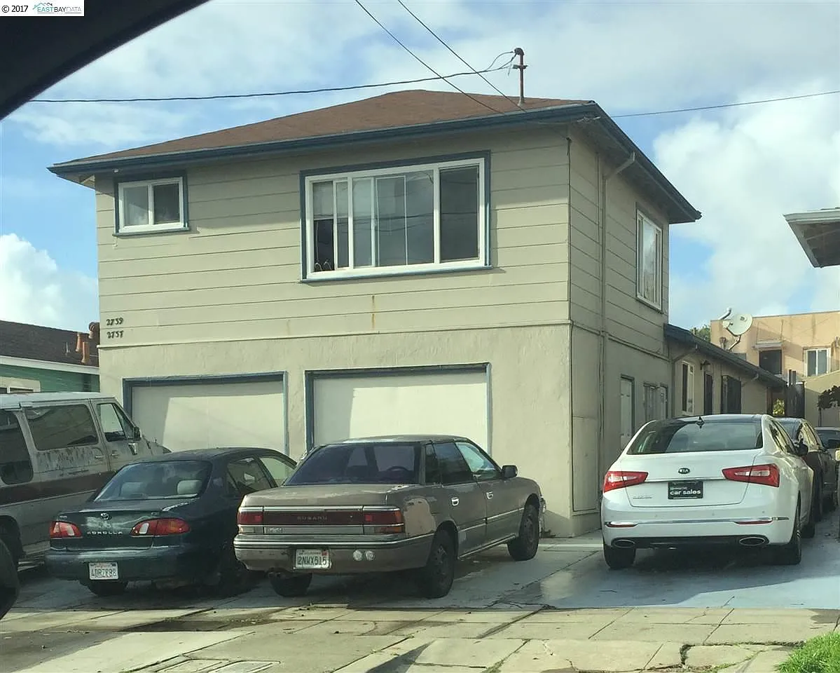 2737 74th Ave photo 1