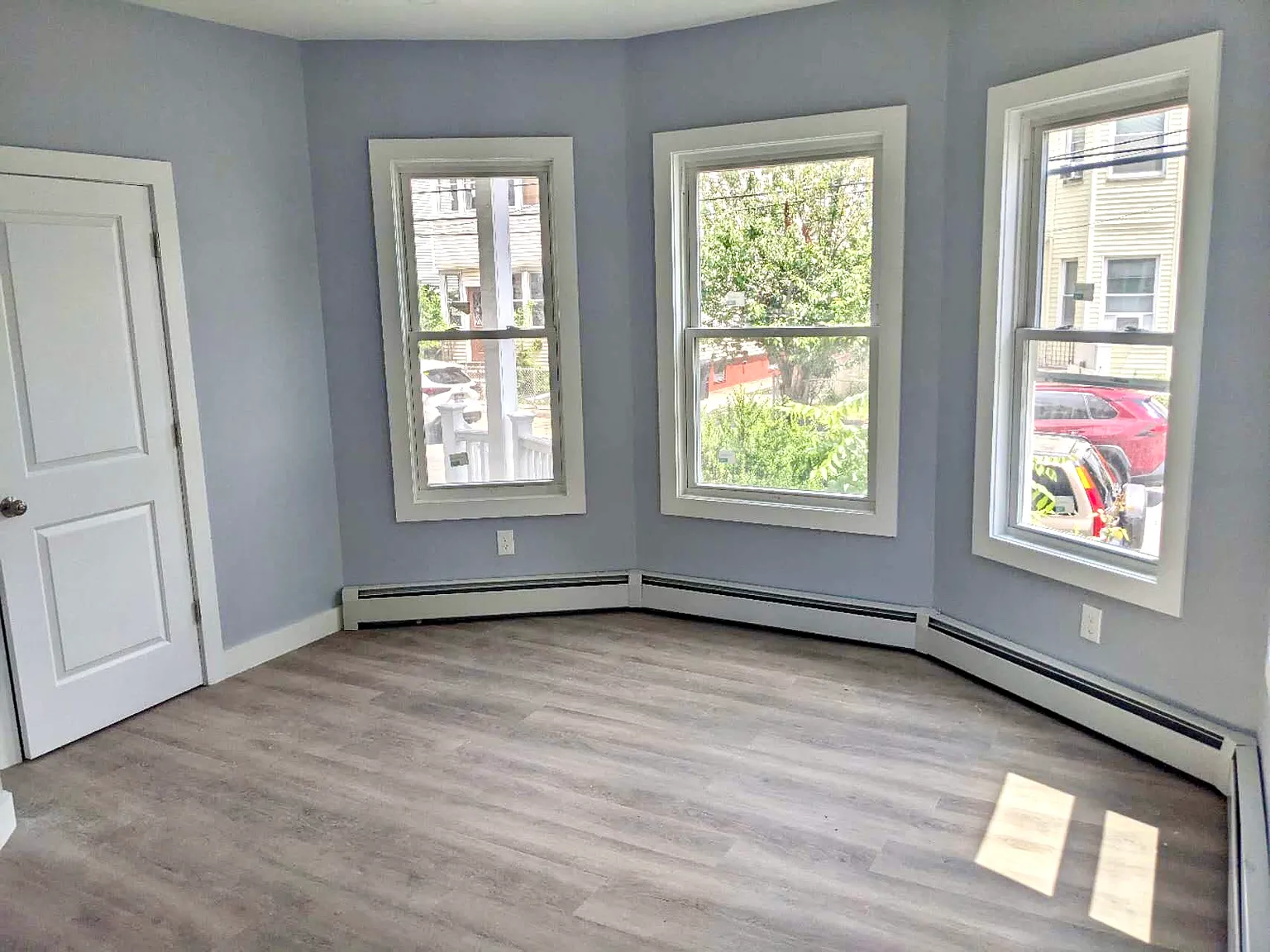 6 bed, 9999 sqft, $6,000 — Photo 3