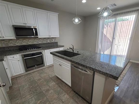 3rd image of 10449 Forked Run St