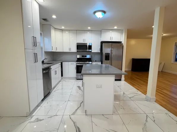 41 Andrews St #2, Staten Island, NY 10305