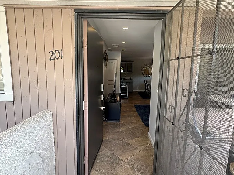 510 N Villa Ct — Photo 30