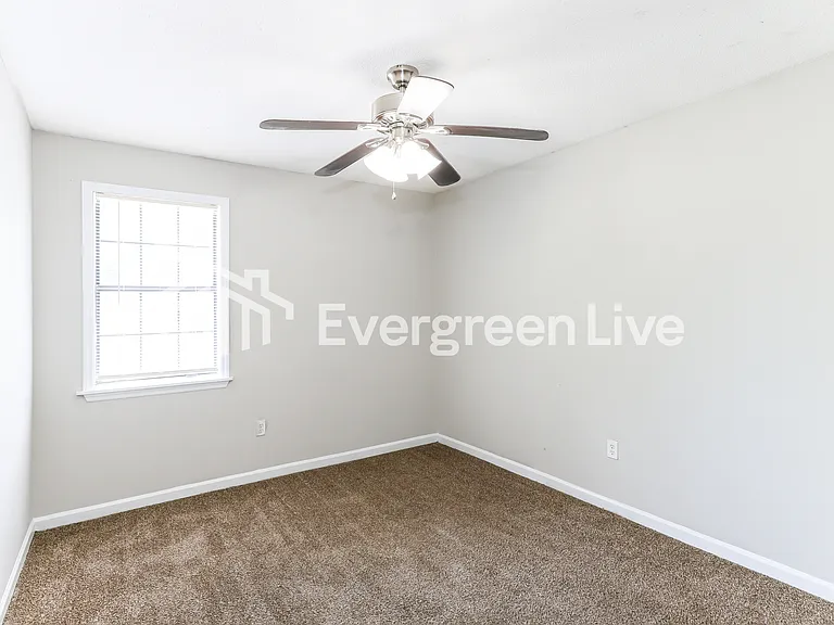 2910 Celeste Dr — Photo 10