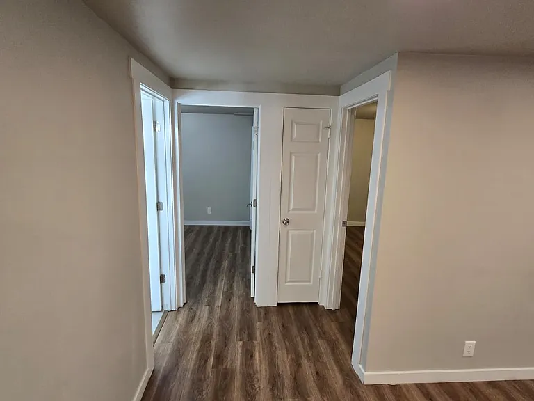 rooms entrance (lower level)