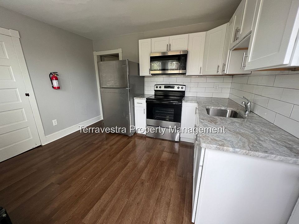 806 E Broad 806 E Broad St Millville NJ Zillow