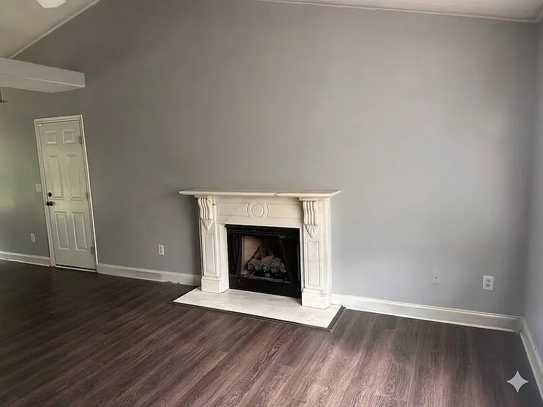 143 Corinth Dr — Photo 2