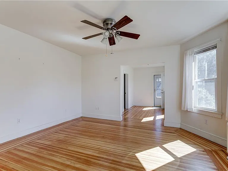 577 Spring St — Photo 7
