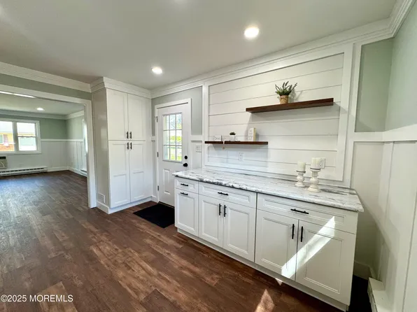 5 Nevada Drive, Whiting, NJ 08759