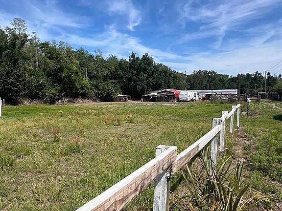 3rd image of 15617 Casey Rd
