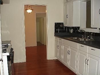3rd image of 922 SE 11th St