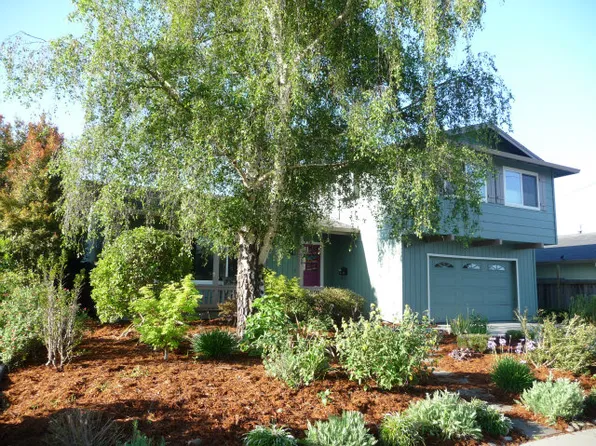 920 Kennedy Dr, Capitola, CA 95010