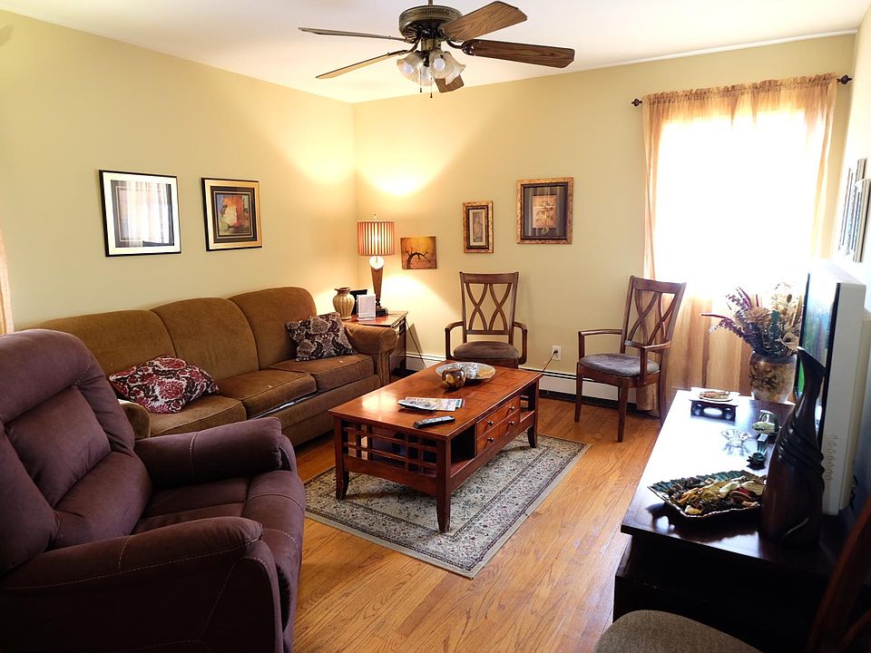 2nd image of 80 Farnham Ave APT 1