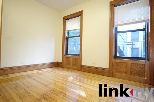 Rented by Link NY Realty | media 4