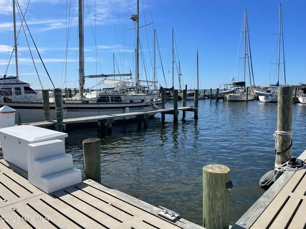 516 Water Street #B9, Oriental, NC 28571