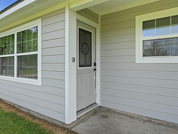 4th image of 212 Jones Rd