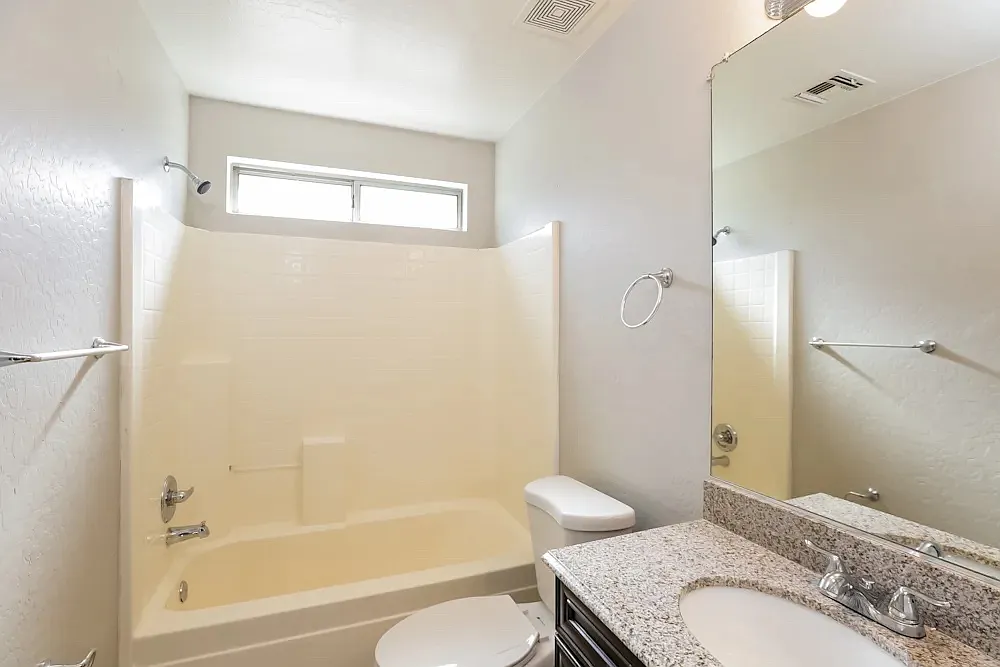 3 bed, 1200 sqft, $1,575 — Photo 4