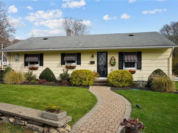 76 Pound Hill Rd, North Smithfield, RI 02896